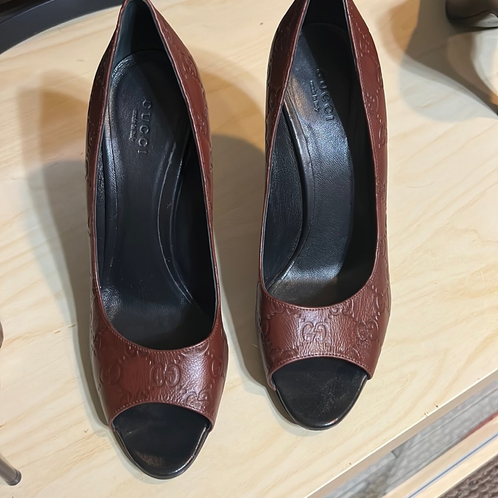 Gucci beautiful sexy heels definitely for this weather